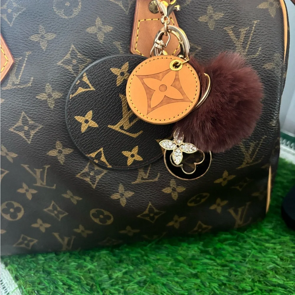 Monogram-Pattern Brown Pom-Pom Keychain - Picture 5 of 5